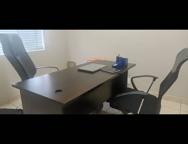 380M² OFFICE FOR SALE IN FLAMWOOD